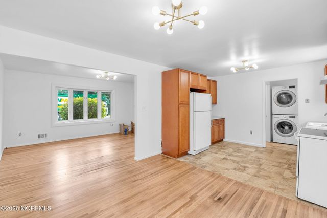 809 Commonwealth Boulevard, Toms River, NJ 08757