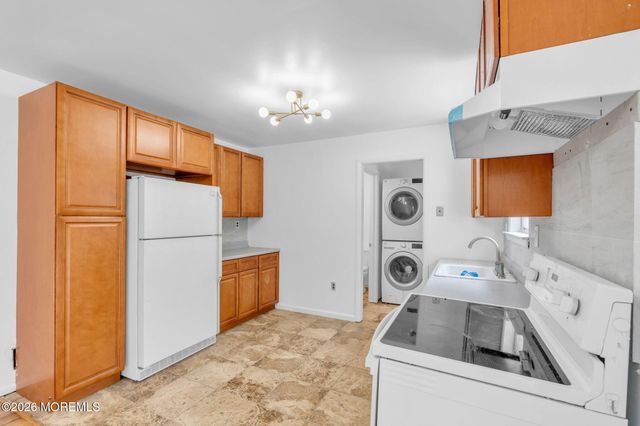 809 Commonwealth Boulevard, Toms River, NJ 08757