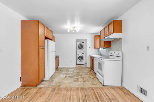 809 Commonwealth Boulevard, Toms River, NJ 08757