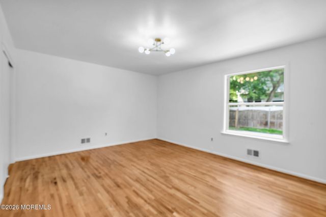 809 Commonwealth Boulevard, Toms River, NJ 08757