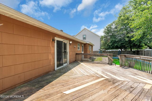 809 Commonwealth Boulevard, Toms River, NJ 08757