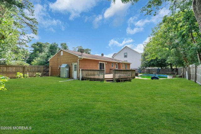 809 Commonwealth Boulevard, Toms River, NJ 08757