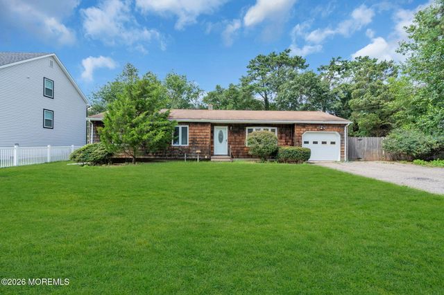 809 Commonwealth Boulevard, Toms River, NJ 08757