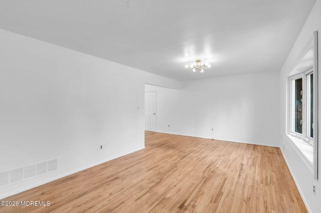 809 Commonwealth Boulevard, Toms River, NJ 08757