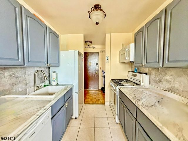1225 Kennedy Blvd 7D, Bayonne City, NJ 07002