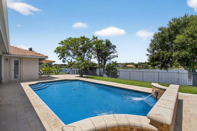 17401 Spring Tree Lane, Boca Raton, FL 33487