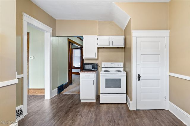 1477 W 116th Street, Cleveland, OH 44102