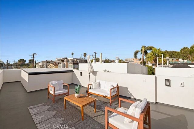 1022 17th Street, Hermosa Beach, CA 90254