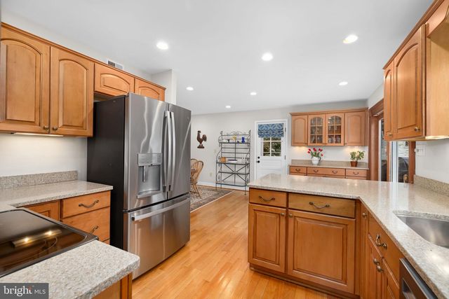 6964 CONSERVATION DR, Springfield, VA 22153