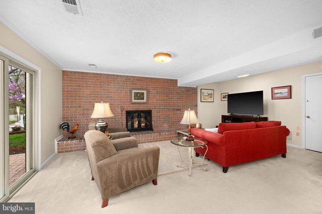 6964 CONSERVATION DR, Springfield, VA 22153