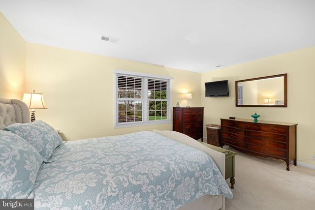 6964 CONSERVATION DR, Springfield, VA 22153