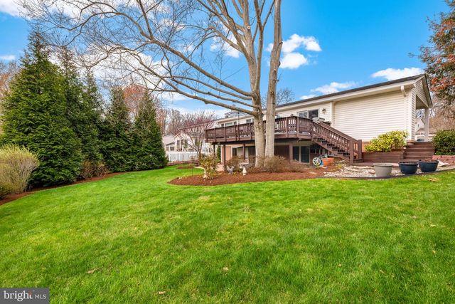 6964 CONSERVATION DR, Springfield, VA 22153