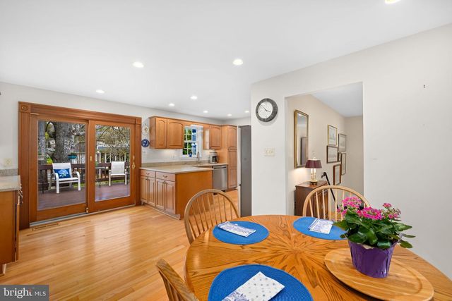 6964 CONSERVATION DR, Springfield, VA 22153