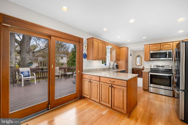 6964 CONSERVATION DR, Springfield, VA 22153