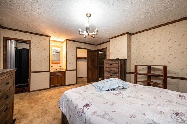 7141 Knobs Landing, Connelly Springs, NC 28612