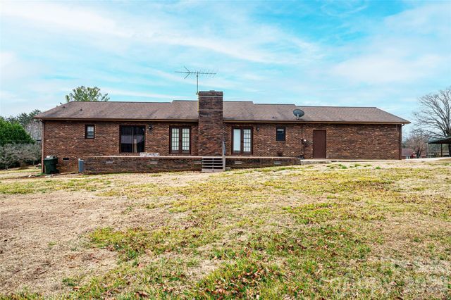 7141 Knobs Landing, Connelly Springs, NC 28612