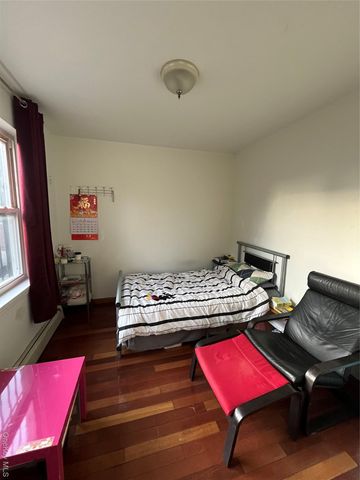 150-12 59 Avenue, Flushing, NY 11355