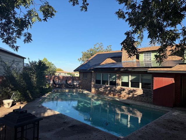 1717 E Crescent Dr, Odessa, TX 79761