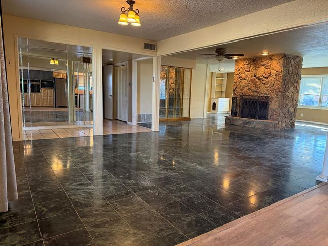 1717 E Crescent Dr, Odessa, TX 79761