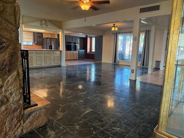 1717 E Crescent Dr, Odessa, TX 79761