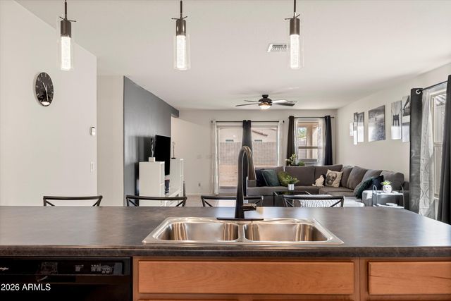 1442 W PINKLEY Avenue, Coolidge, AZ 85128