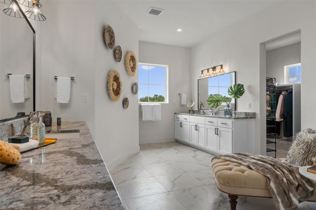 1805 Performer RD, Spicewood, TX 78669