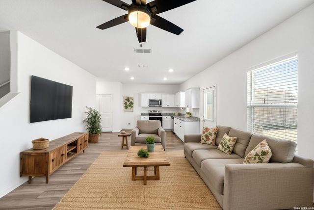 5639 PEARL MDW, Converse, TX 78109