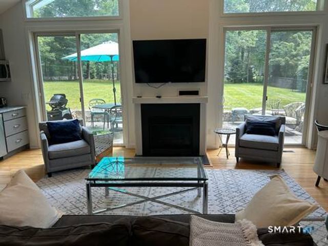 9 Fall Ridge Road, Weston, CT 00688
