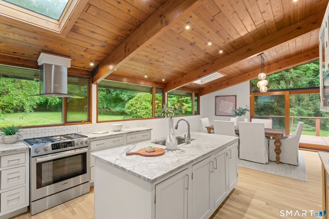 9 Fall Ridge Road, Weston, CT 00688