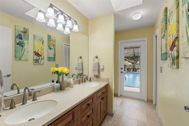 2803 CORRIE WAY, Tampa, FL 33618