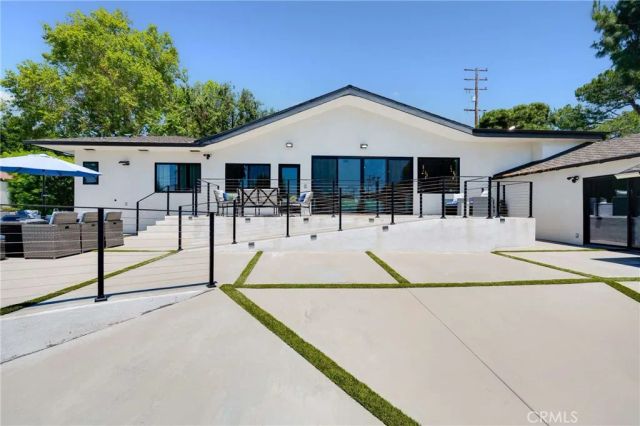 3890 Shadow Grove Road, Pasadena, CA 91107