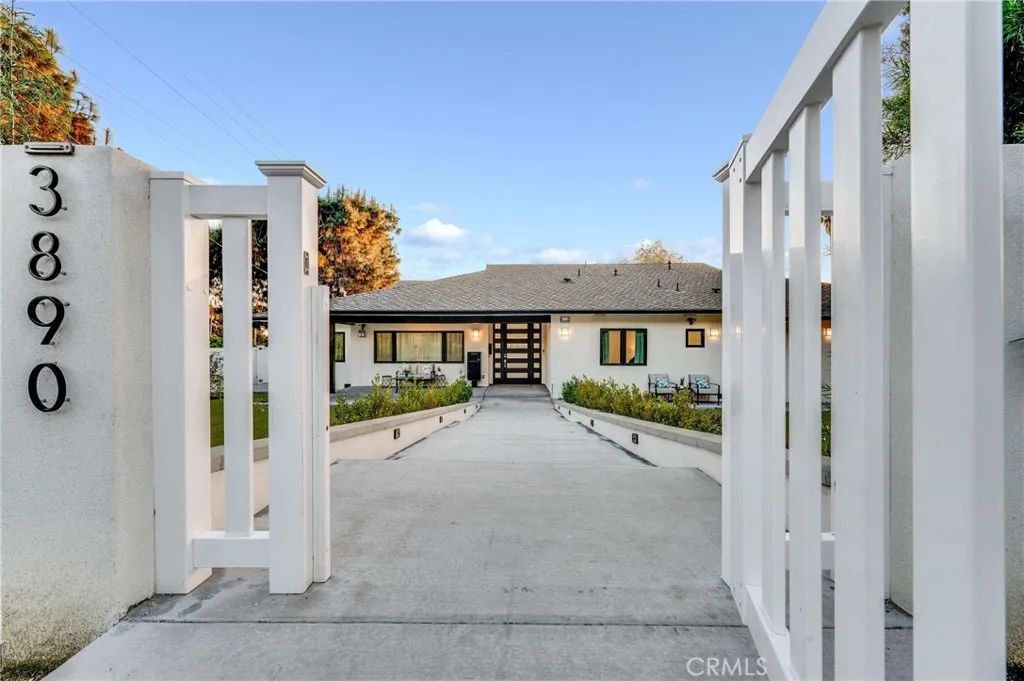 3890 Shadow Grove Road, Pasadena, CA 91107