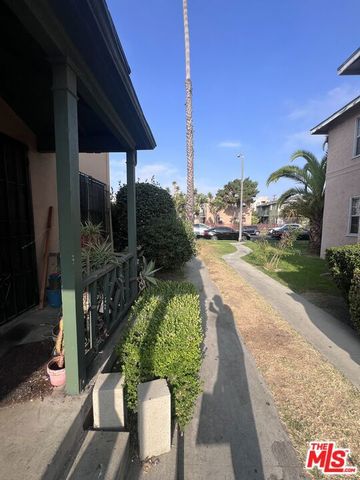 6130 S Hobart Boulevard, Los Angeles, CA 90047