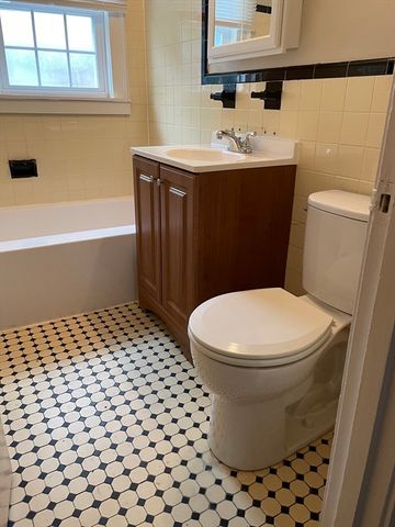 73 Fuller St. 2, Waltham, MA 02453