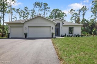 916 22nd AVE NE, Naples, FL 34120
