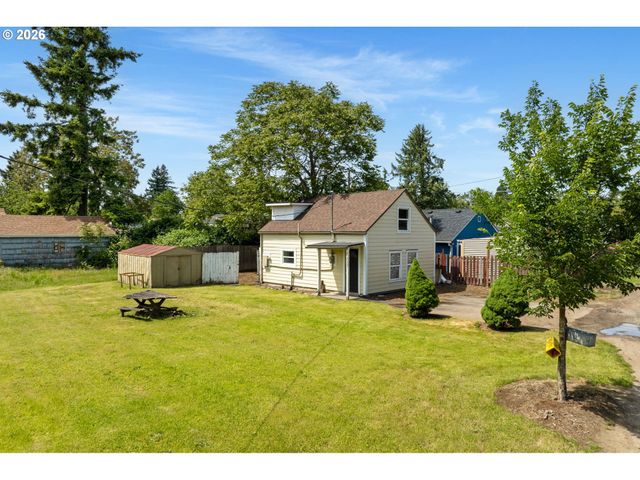 7931 Se MALDEN Ct, Portland, OR 97206