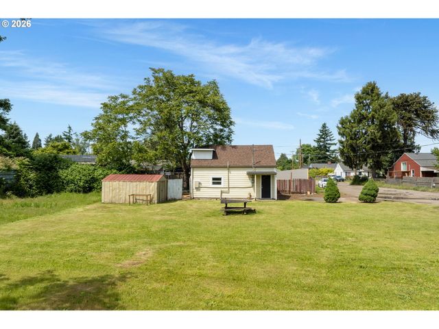 7931 Se MALDEN Ct, Portland, OR 97206