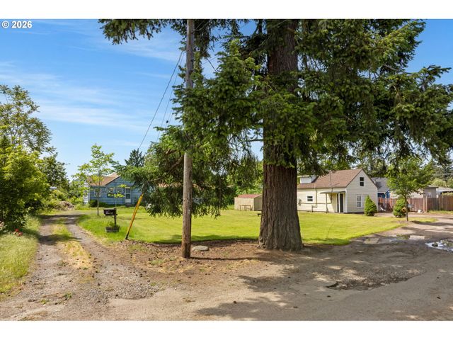 7931 Se MALDEN Ct, Portland, OR 97206