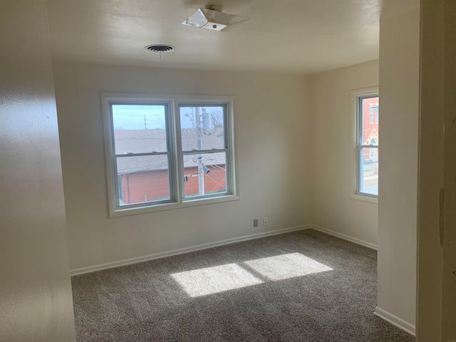 210 N Locust Avenue, New Hampton, IA 50659