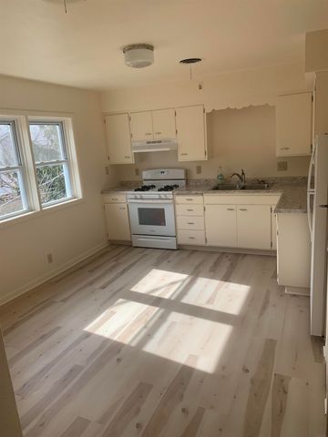 210 N Locust Avenue, New Hampton, IA 50659
