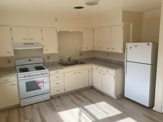 210 N Locust Avenue, New Hampton, IA 50659