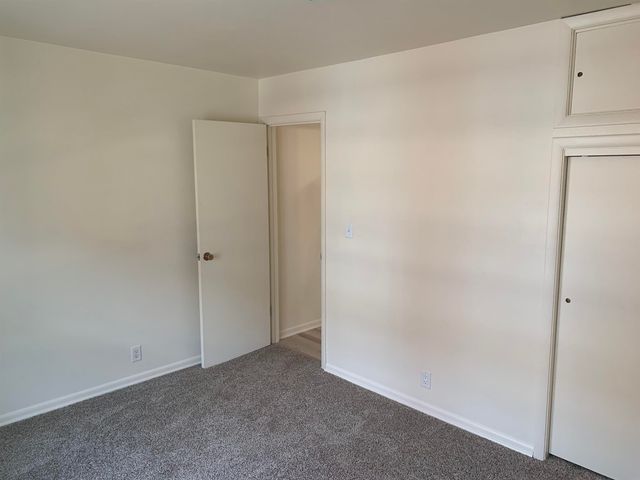 210 N Locust Avenue, New Hampton, IA 50659