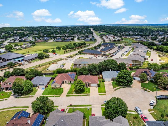 812 Joshua Drive, Burleson, TX 76028