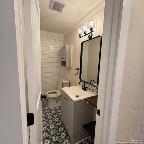 10353-B Fm 539, Sutherland Springs, TX 78161