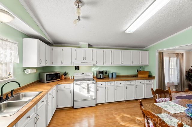 3359 Roundcliff Drive, Concord, NC 28025