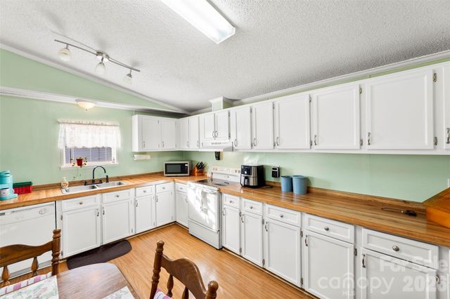 3359 Roundcliff Drive, Concord, NC 28025