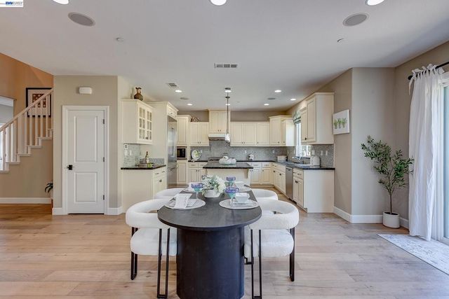 3956 3956 JORDAN RANCH DR, Dublin, CA 94568