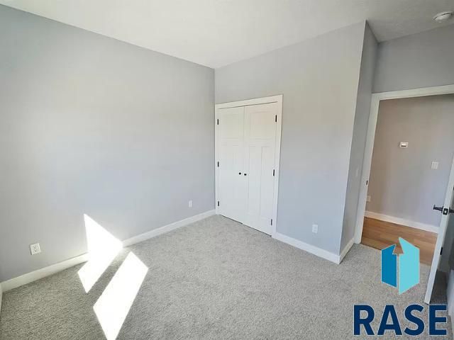 501 N Corsair Cir Circle, Sioux Falls, SD 57110