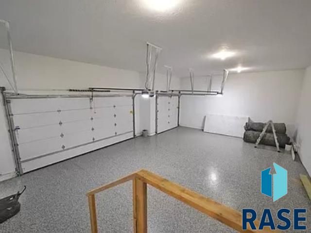 501 N Corsair Cir Circle, Sioux Falls, SD 57110