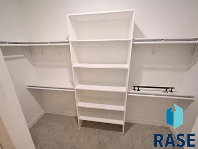 501 N Corsair Cir Circle, Sioux Falls, SD 57110